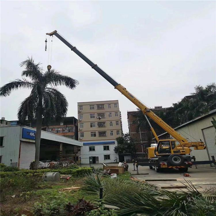 石龙12吨吊车出租一天的收费标准是什么