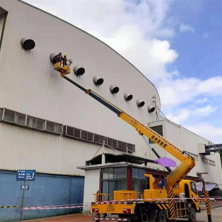 石龙高空作业车出租服务：专业广告牌安装解决方案