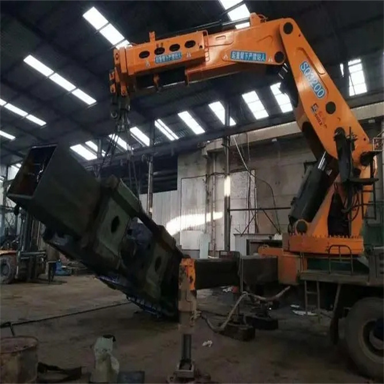 石龙130吨折臂吊车出租吊机租赁附近电话