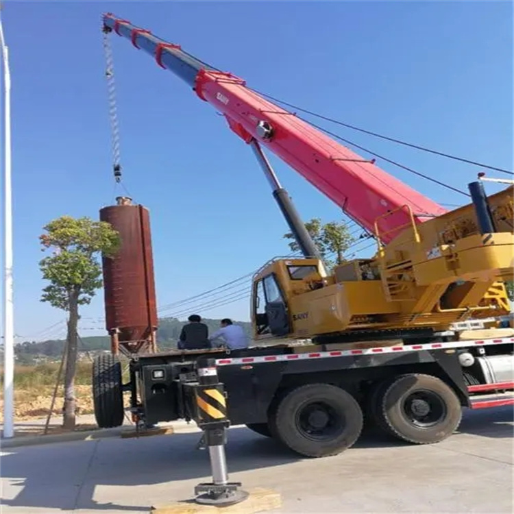 石龙吊车立柱子怎么吊